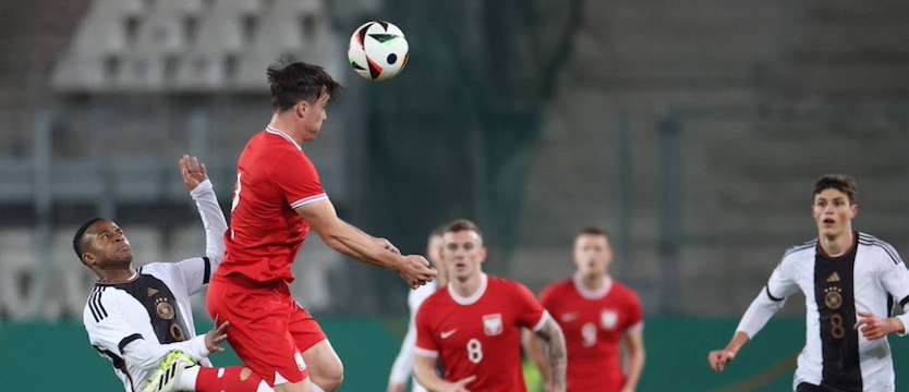 Piłka nożna. Młodzieżowa reprezentacja Polski przegrała z Niemcami