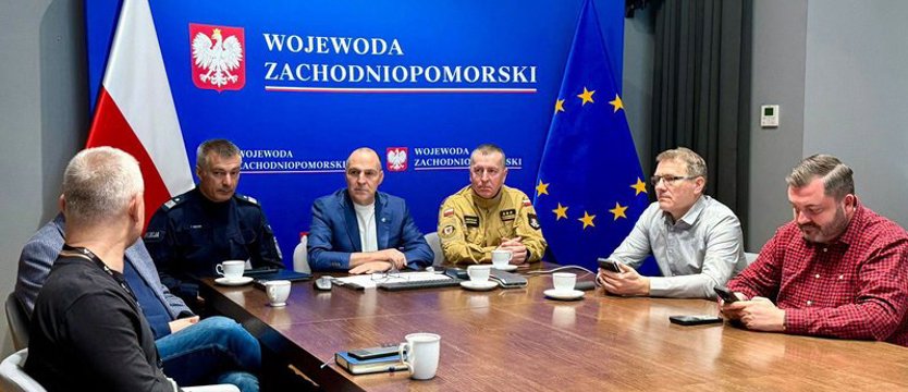 Wojewoda i przedstawiciele służb wzięli udział w rządowym spotkaniu o sytuacji pogodowej