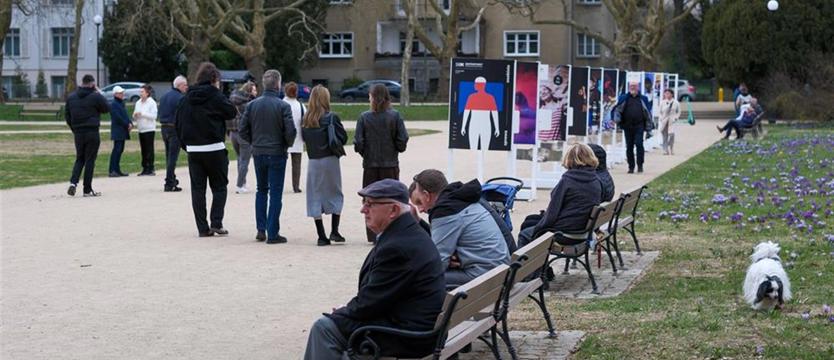  ​Świąteczny spacer przerwany przez deszcz