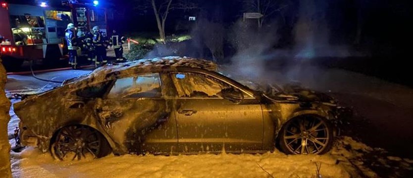 Kto spalił samochód? Trwa niemiecko-polskie śledztwo
