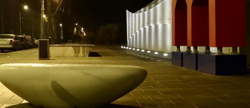 Gotowa fontanna przy Muzeum Techniki i Komunikacji w Szczecinie