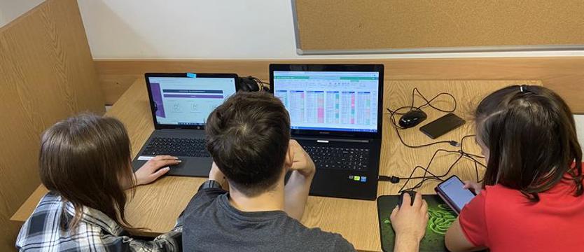 Gdzie biznes łączy się z nauką. Uczniowie 30 zachodniopomorskich szkół uczą się przedsiębiorczości