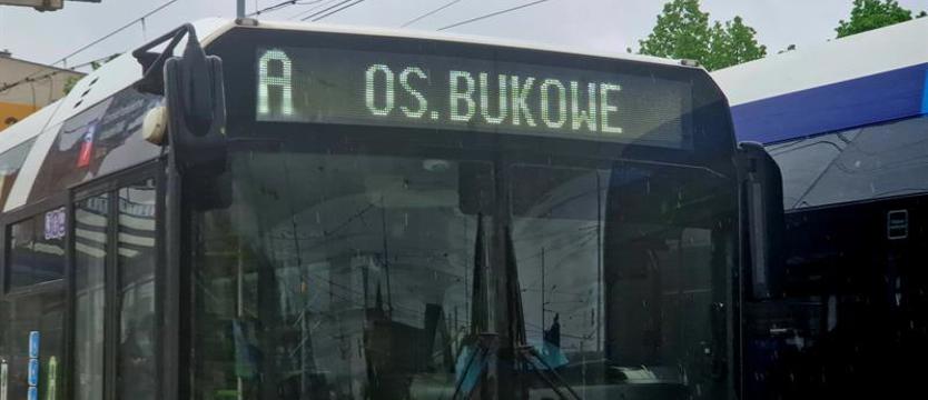 Kierowca zamknął drzwi, dzieci zostały na przystanku