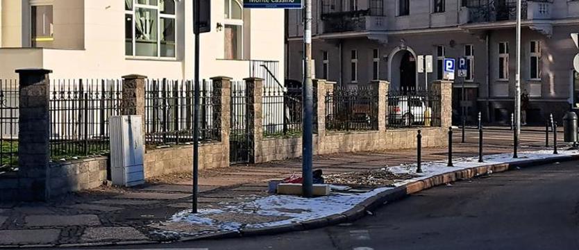 Z Placu Odrodzenia zniknęły pojemniki na śmieci