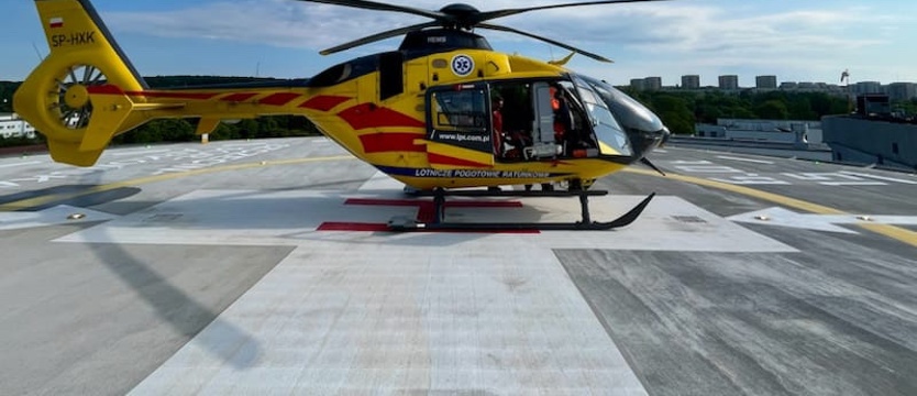 Pierwszy śmigłowiec LPR wylądował na dachu nowego budynku szpitala przy ul. Arkońskiej