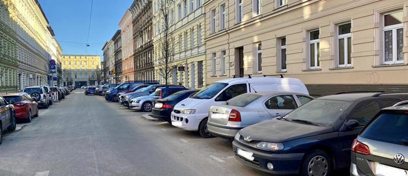 Groźne pyły nad miastem, więc… Wiosennych porządków czas