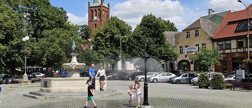 Wodna kurtyna w Barlinku. Ochłoda w upały