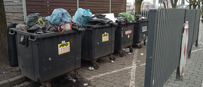 Wiata, czyli „rakieta w kosmos". Tonąc w śmieciach