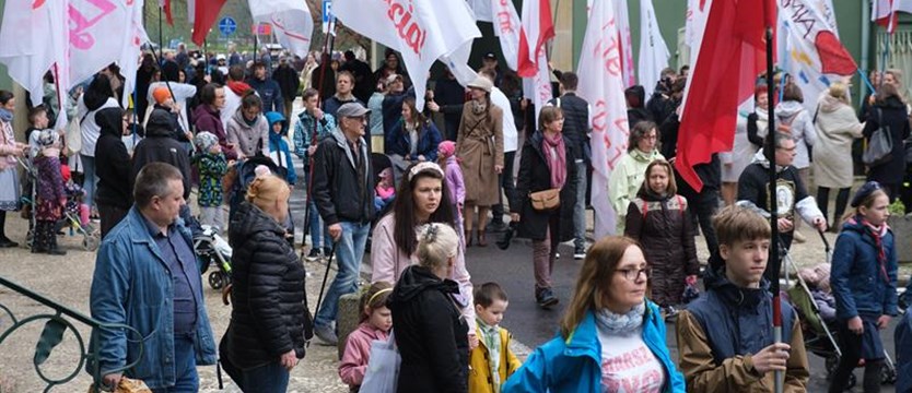 Ulicami Szczecina przeszedł Marsz dla Życia