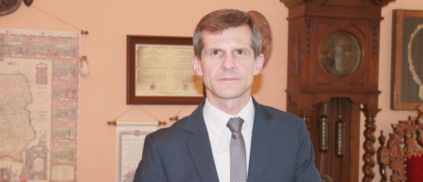 Burmistrz dostanie ponad 8 tysięcy zł więcej