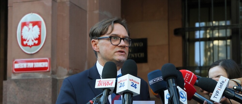 Rzecznik MSZ: nie ma obywateli Polski na liście pasażerów samolotu, który rozbił się w Indiach