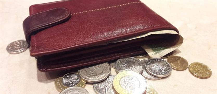 Kto zgubił gotówkę? Pieniądze na pętli