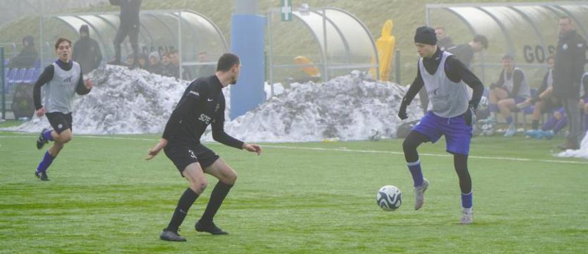 Piłka nożna. Bramki z „Kurierem" i oczko Sokoła