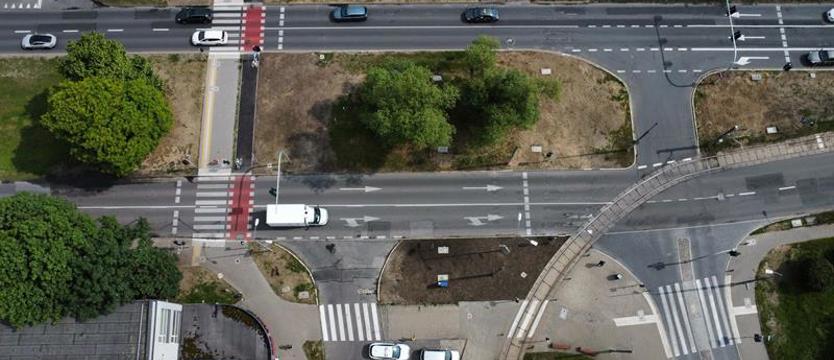 Na skrzyżowaniu ulic Ku Słońcu i Kwiatowej  jest nowa sygnalizacja świetlna