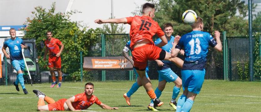 Piłka nożna. W Klasie Okręgowej Jeziorak wygrał w Gryfinie