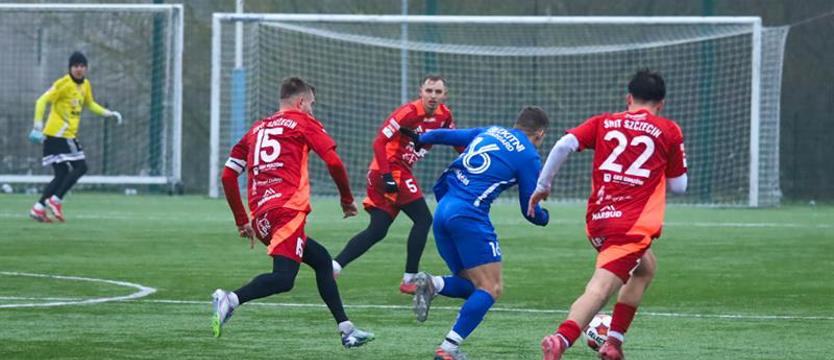Piłka nożna. Sparingi Świtu i III-ligowców