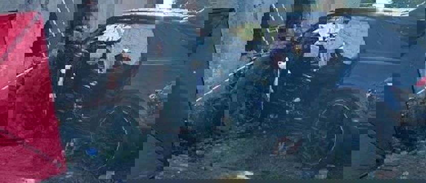 W Dolicach k. Stargardu auto wjechało w budynek. Zginął kierowca, są ranni