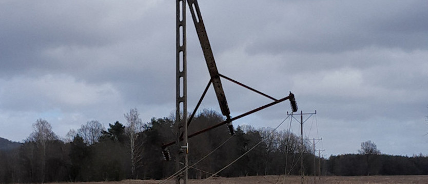 Orkan Otto uderzył w sieć energetyczną. W regionie trwa usuwanie awarii