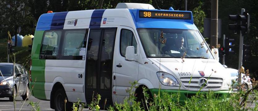 Komunikacja w trybie wakacyjnym. Zmiany rozkładów autobusów i tramwajów