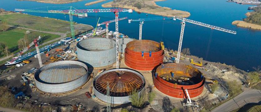 Prezydent Szczecina zdecydował w sprawie bazy paliw w Podjuchach