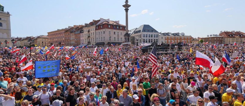 Nieoficjalnie: w niedzielnym marszu zorganizowanym przez PO wzięło udział miedzy 100 a 150 tys. osób