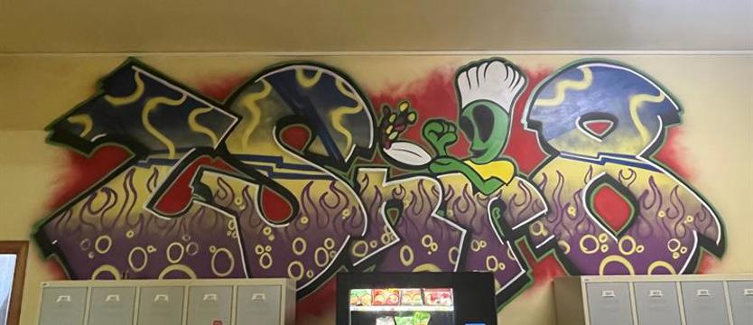 Graffiti ozdobiło ściany szczecińskiej szkoły