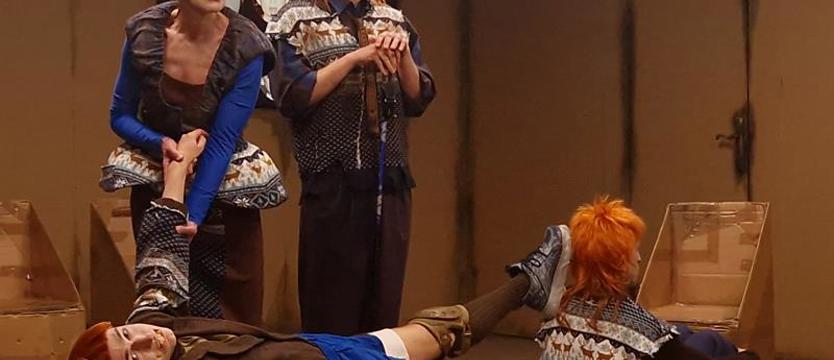 Very Ibsen - premiera w Teatrze Współczesnym. Śmieszne i straszne problemy rodzinne