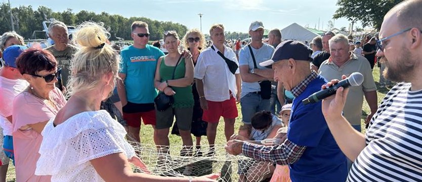 90-letni rybak z Dziwnowa zaintrygował turystów