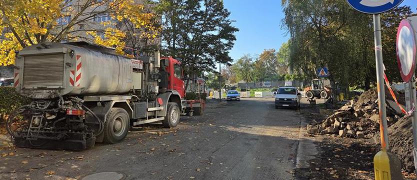 Asfaltowanie jezdni na Niebuszewie. Wkrótce koniec utrudnień