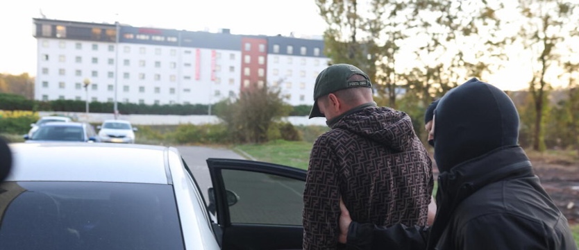 Twórca marki Red is Bad uczestniczył w kilkugodzinnych czynnościach w prokuraturze