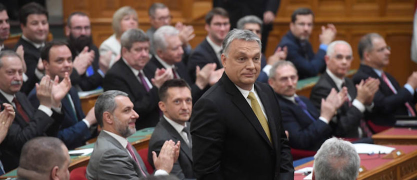 Orban o Tusku: atakuje nas, bo mierzy się z poważnymi problemami w swoim kraju