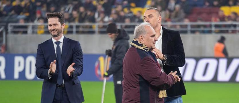 Pogoń za zamkniętymi drzwiami...