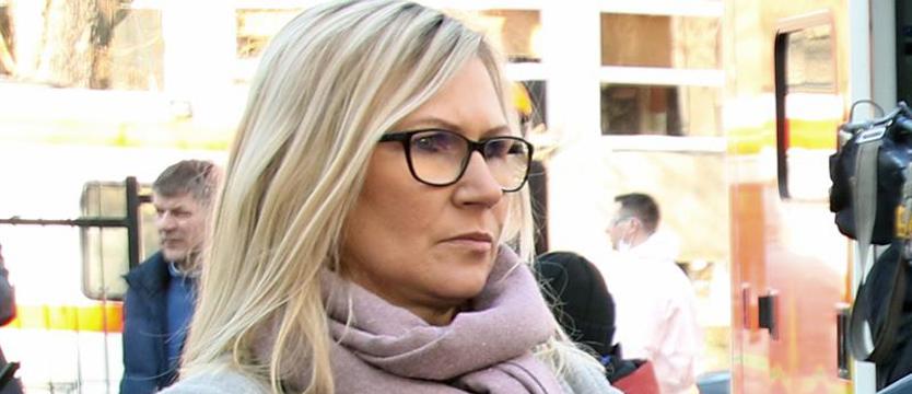 Anna ustępuje Annie