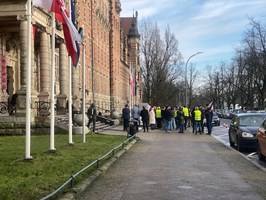 Protestujący rolnicy spotkali się z wojewodą i zapowiedzieli blokadę Szczecina
