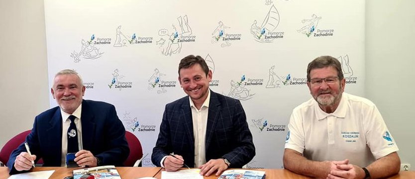 Nowe auto terenowe, ponton i sprzęt dla Społecznej Straży Rybackiej