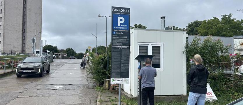 Płać i płacz, albo pomyśl. Opłata karna za parkowanie na sklepowym parkingu
