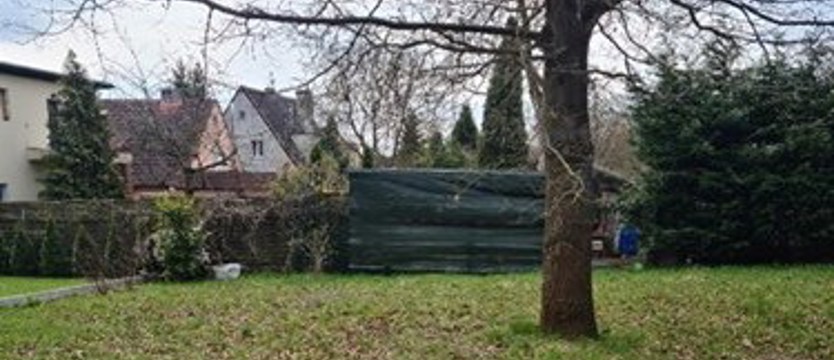 Plac zabaw w zawieszeniu