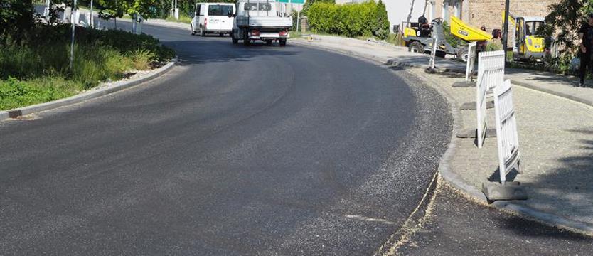 Nadbrzeżna i Cisowa prawie gotowe. Obowiązuje ruch wahadłowy