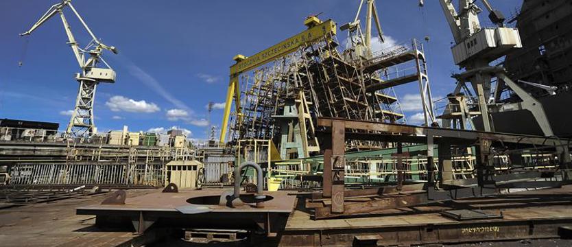 Budowa stoczniowego holdingu wbrew politykom