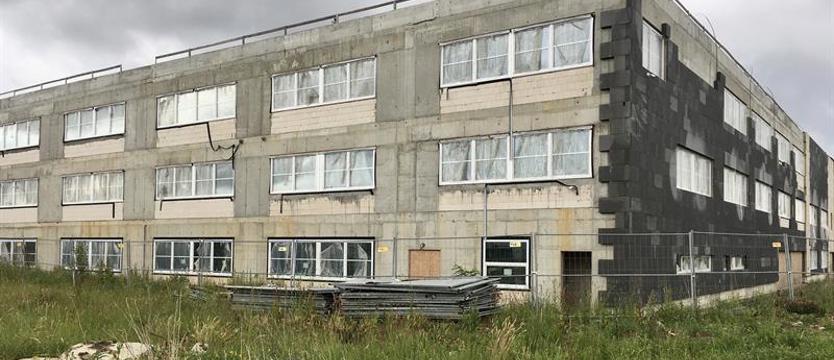 Dokończą szkołę na Warszewie. Wpłynęły trzy oferty