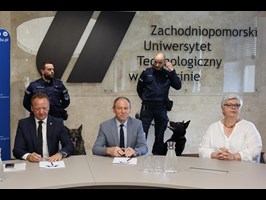 Wyjątkowe porozumienie w sali senatu ZUT. Psy łączą naukowców i policjantów