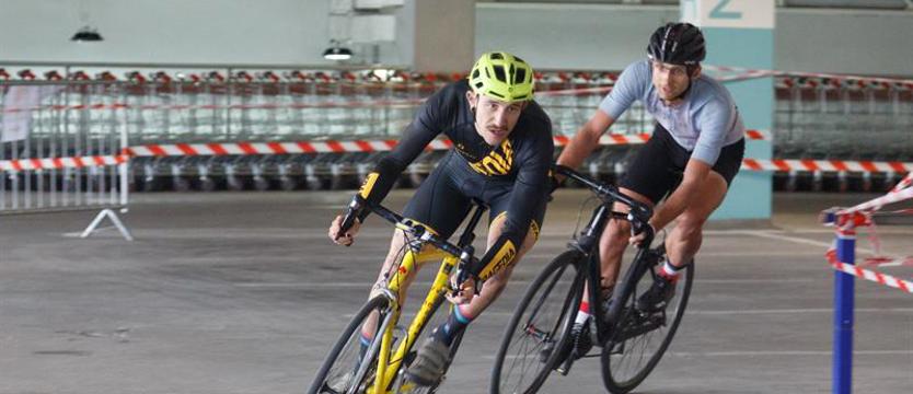 Niszowe mistrzostwa Polski. Kurierzy na rowerach walczą o zwycięstwo