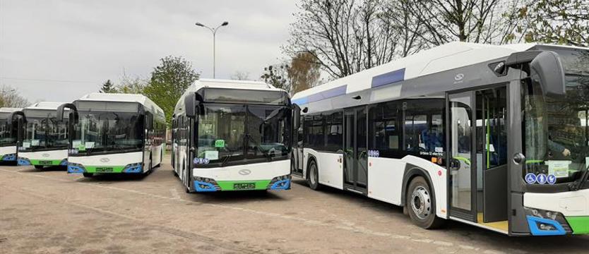 Cztery nowe elektryki w Szczecinie. Powiększyła się flota SPA „Klonowica”