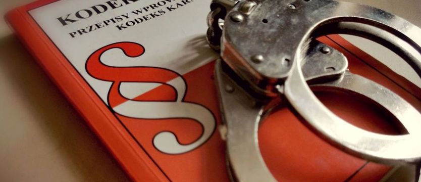 Ukradł auto warte 100 tysięcy i biżuterię