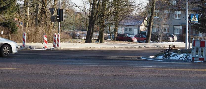 Nadbrzeżna i Cisowa wciąż w przebudowie. Mają skończyć do maja