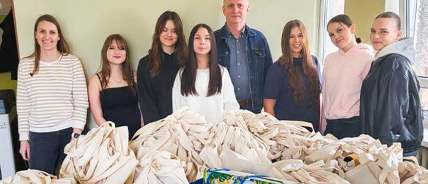 Małe gesty mają wielką moc. Licealistki z myślą o podopiecznych hospicjum