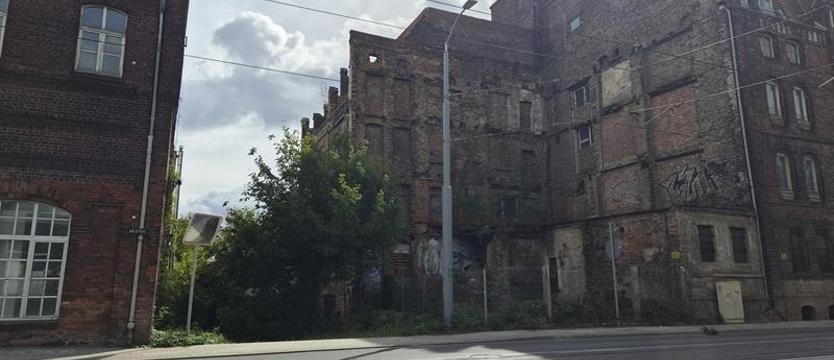 Miasto bierze się za ruinę przy ul. Kolumba
