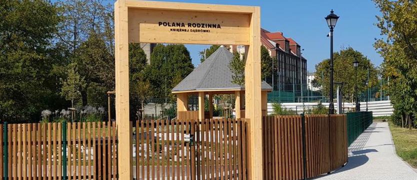 Polana Księżnej Dąbrówki gotowa. Miejsce odpoczynku i zabawy