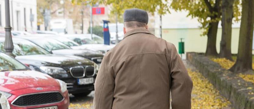 Porażająco sformalizowana pomoc w potrzebie. „Złota rączka” po szczecińsku