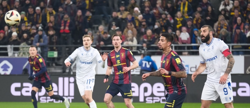 Piłka nożna. Lech zgasił Pogoń